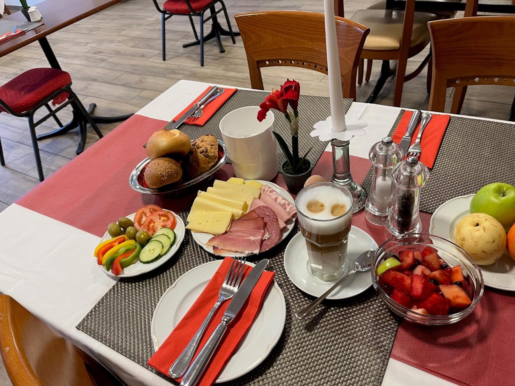 Hotel Jaegerhaus In Singen Am Hohentwiel מראה חיצוני תמונה